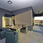 Апартаменты Sunny Oasis *