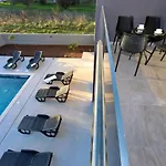Sunny Oasis Apartman *