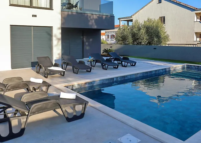 Sunny Oasis