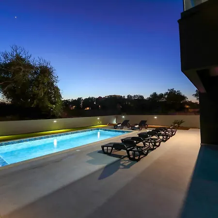 Διαμέρισμα Sunny Oasis