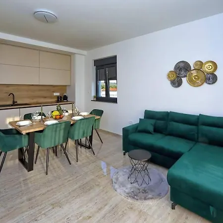 Sunny Oasis Apartment Bibinje