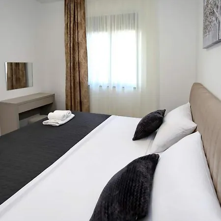 Sunny Oasis Apartment Bibinje