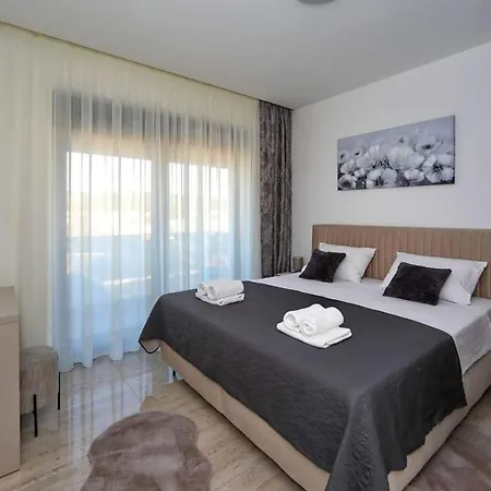 Sunny Oasis Apartment Bibinje