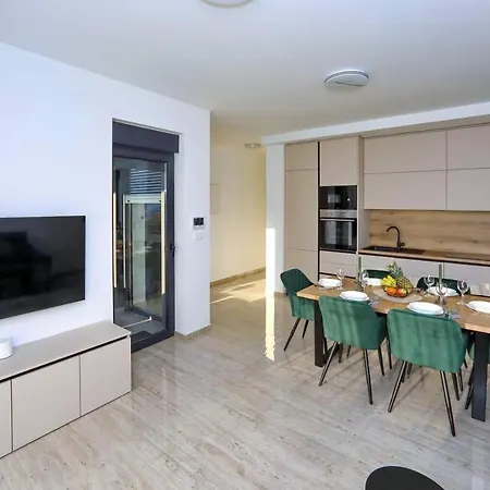 Apartment Sunny Oasis