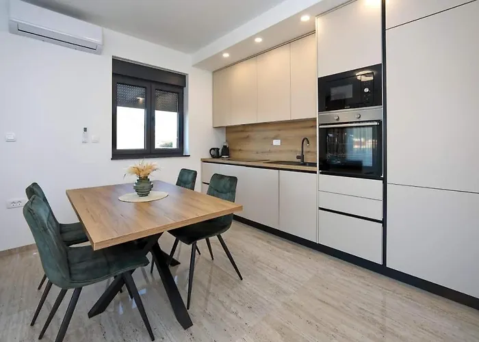 Sunny Oasis 아파트 *